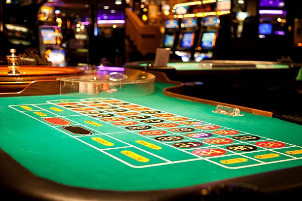 hoki 138 platform interface showing sportsbook and casino games